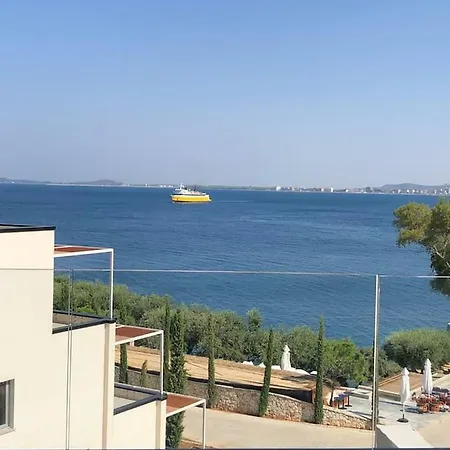 Marina Lux Apartament * Wlora